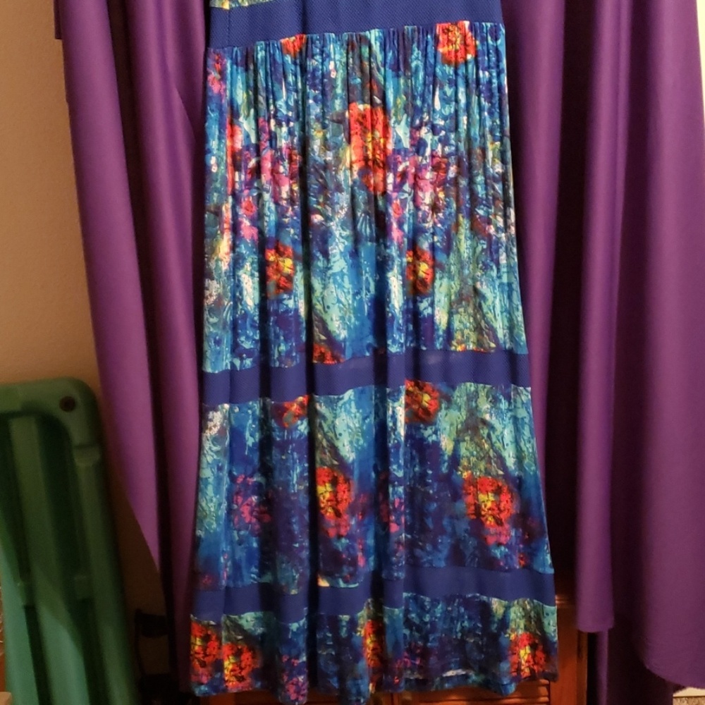 Sleeveless maxi dress
